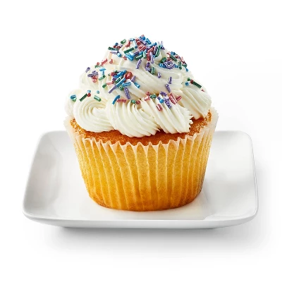 Vanilla Filled Jumbo Cupcake - 6oz - Favorite Day™ 1 Vanilla Filled Jumbo Cupcake - 6oz - Favorite Day™
