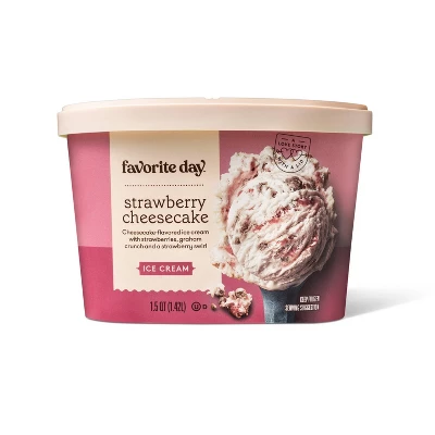 Strawberry Cheesecake Ice Cream - 48oz - Favorite Day™ 4 Strawberry Cheesecake Ice Cream - 48oz - Favorite Day™ - Image 4