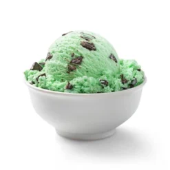 Mint Chocolate Chip Ice Cream - 1.5qt - Favorite Day™